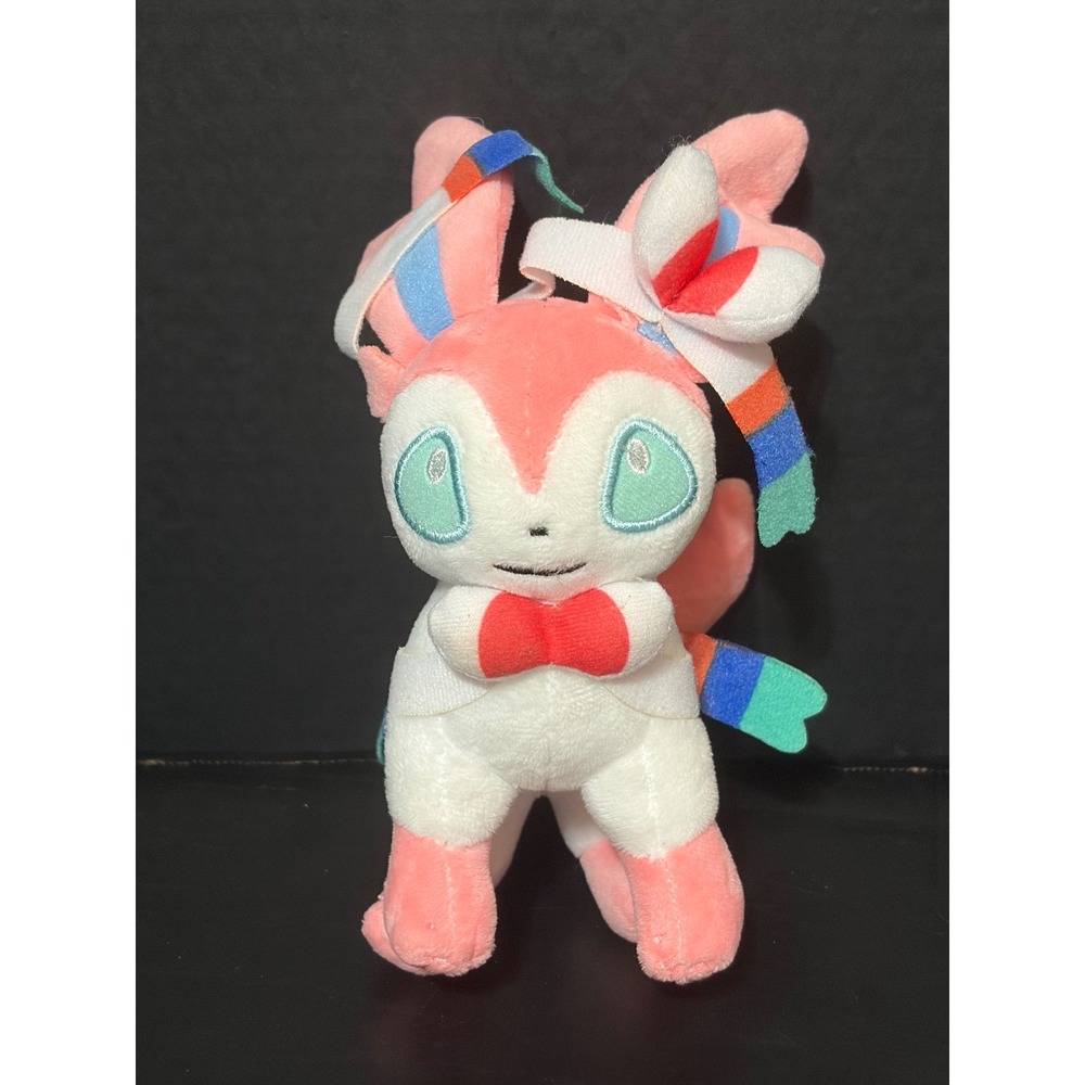 Pokemon Center Sylveon Plush 2018 Fairy Type Eevee Evolution Pink White 8.5in